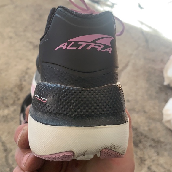 Altra foot shapes. Pay 60 - Picture 2 of 3